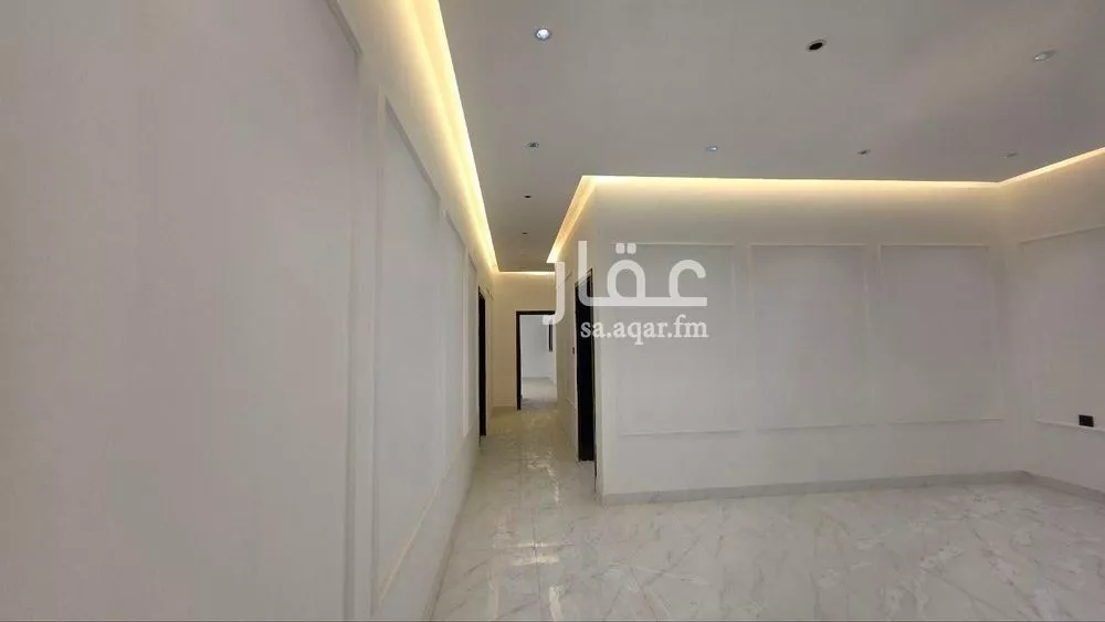 5 bedroom apartment in King Fahd, Madinah 6