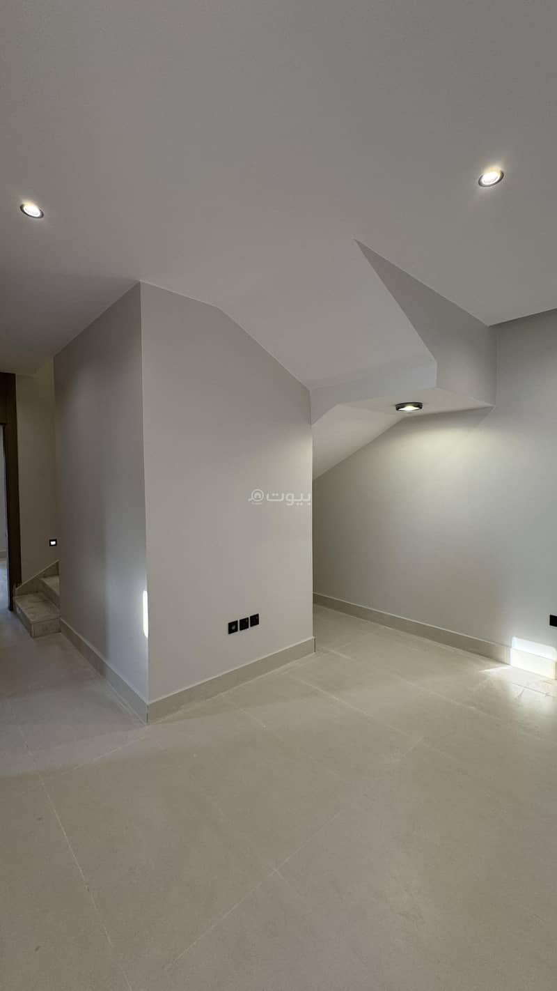 5 bedroom villa in Ash Shulah, Eastern Province 13