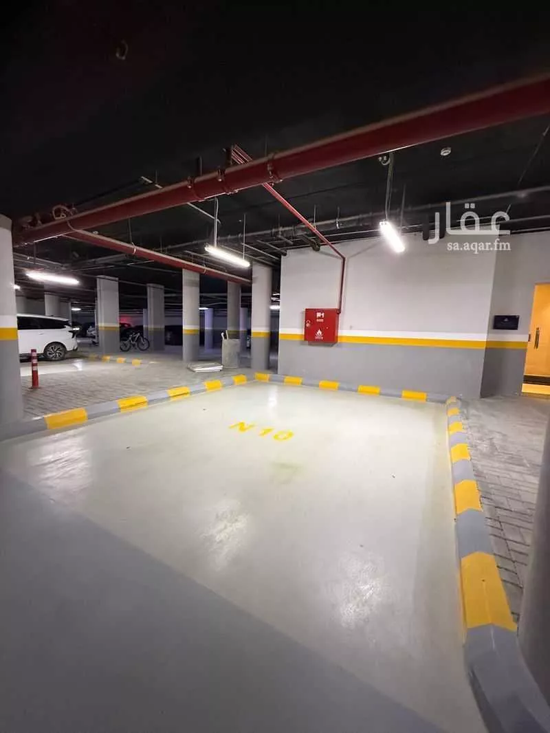 3 bedroom apartment in King Abdul Aziz, Riyadh 6