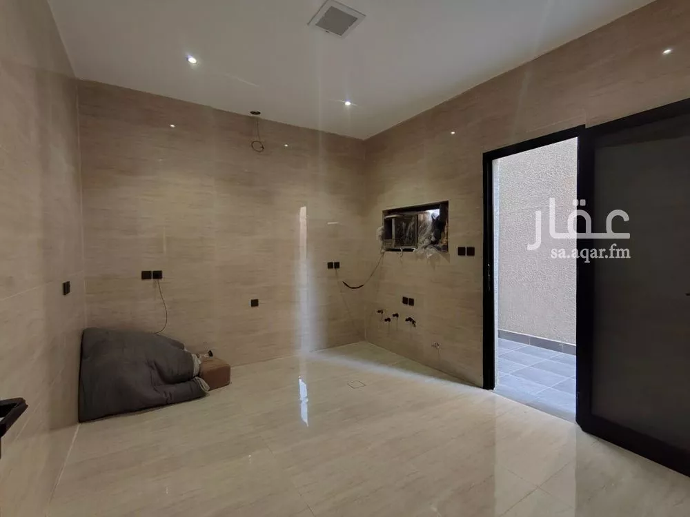 4 bedroom villa in Al Uraija Al Awsat, Riyadh 14