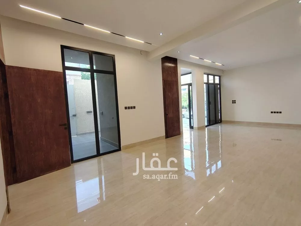 4 bedroom villa in Al Uraija Al Awsat, Riyadh 15