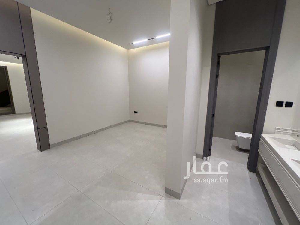 5 bedroom villa in Granada, Riyadh 6