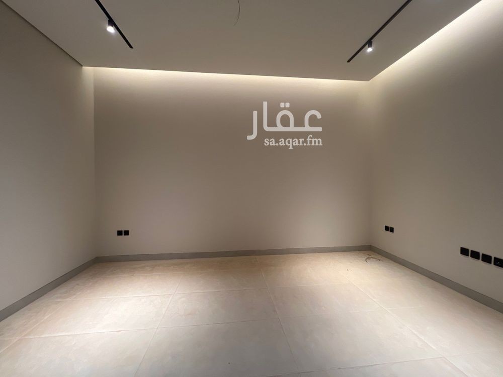 5 bedroom villa in Granada, Riyadh 5