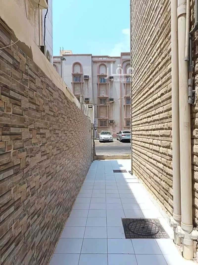 عقار 29 غرف في العزيزية، جدة 4