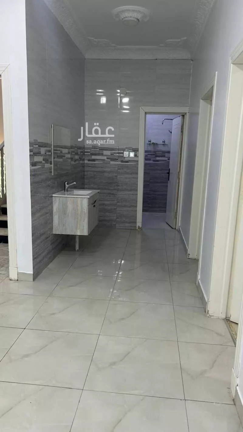4 bedroom apartment in Al Uraija Al Gharbiyah, Riyadh 3