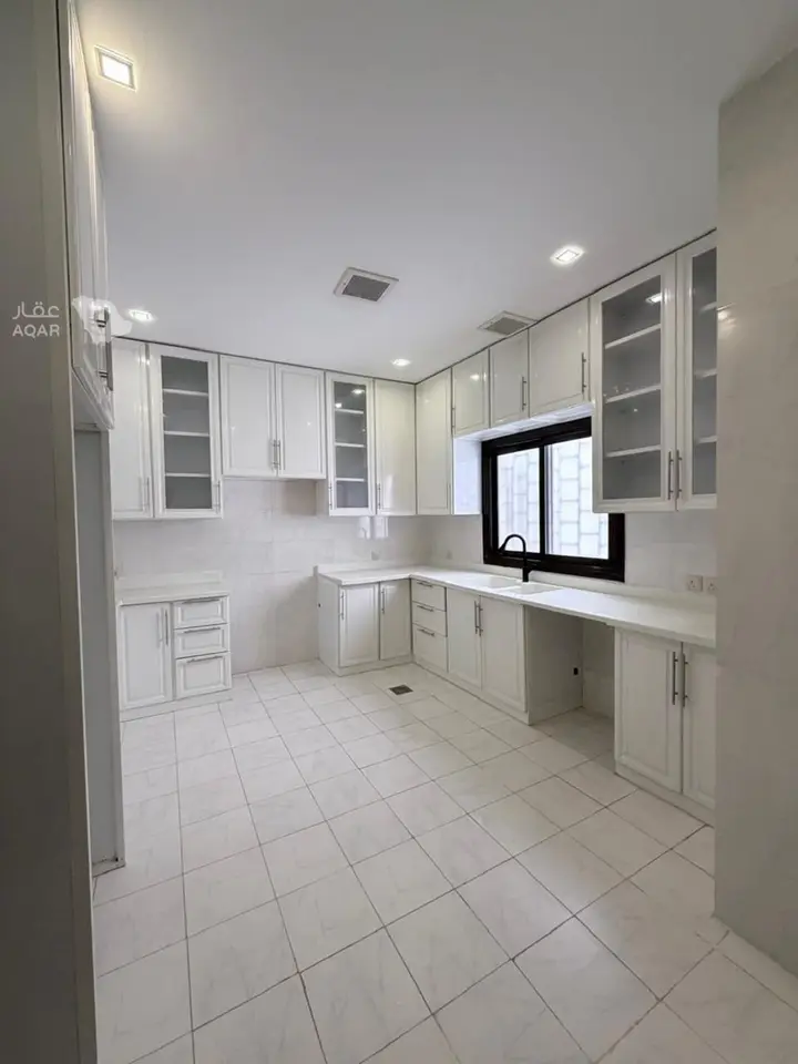 5 bedroom apartment in Al Rawabi, Madinah 7
