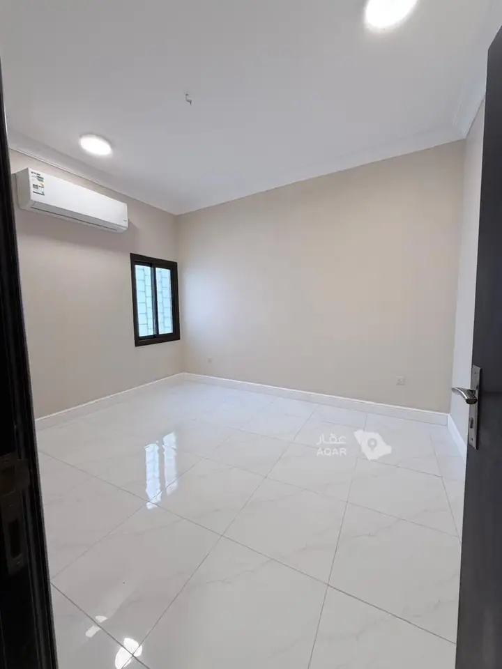 5 bedroom apartment in Al Rawabi, Madinah 3