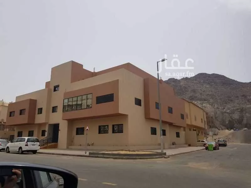 35 bedroom building in Al Awali, Makkah