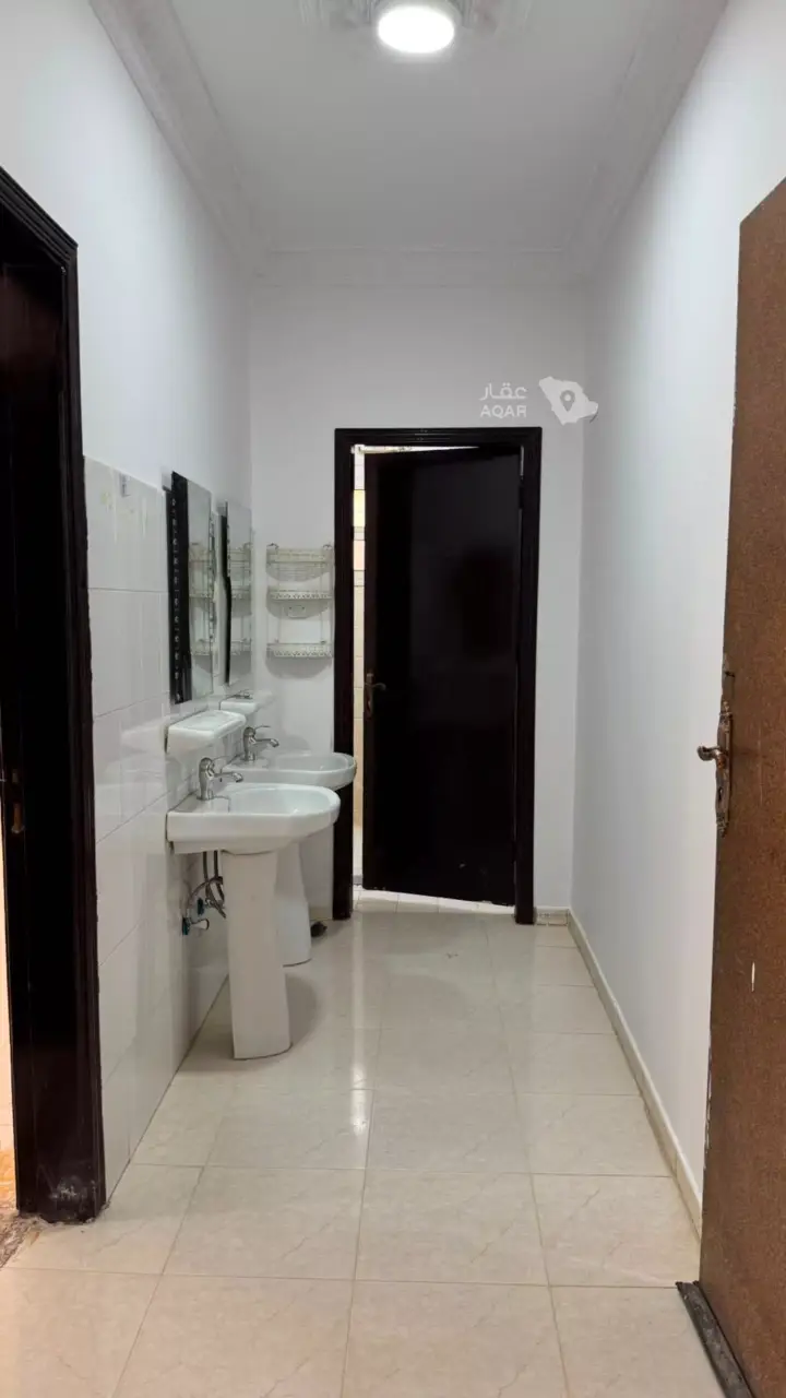 4 bedroom apartment in Al Janadriyah, Riyadh 6