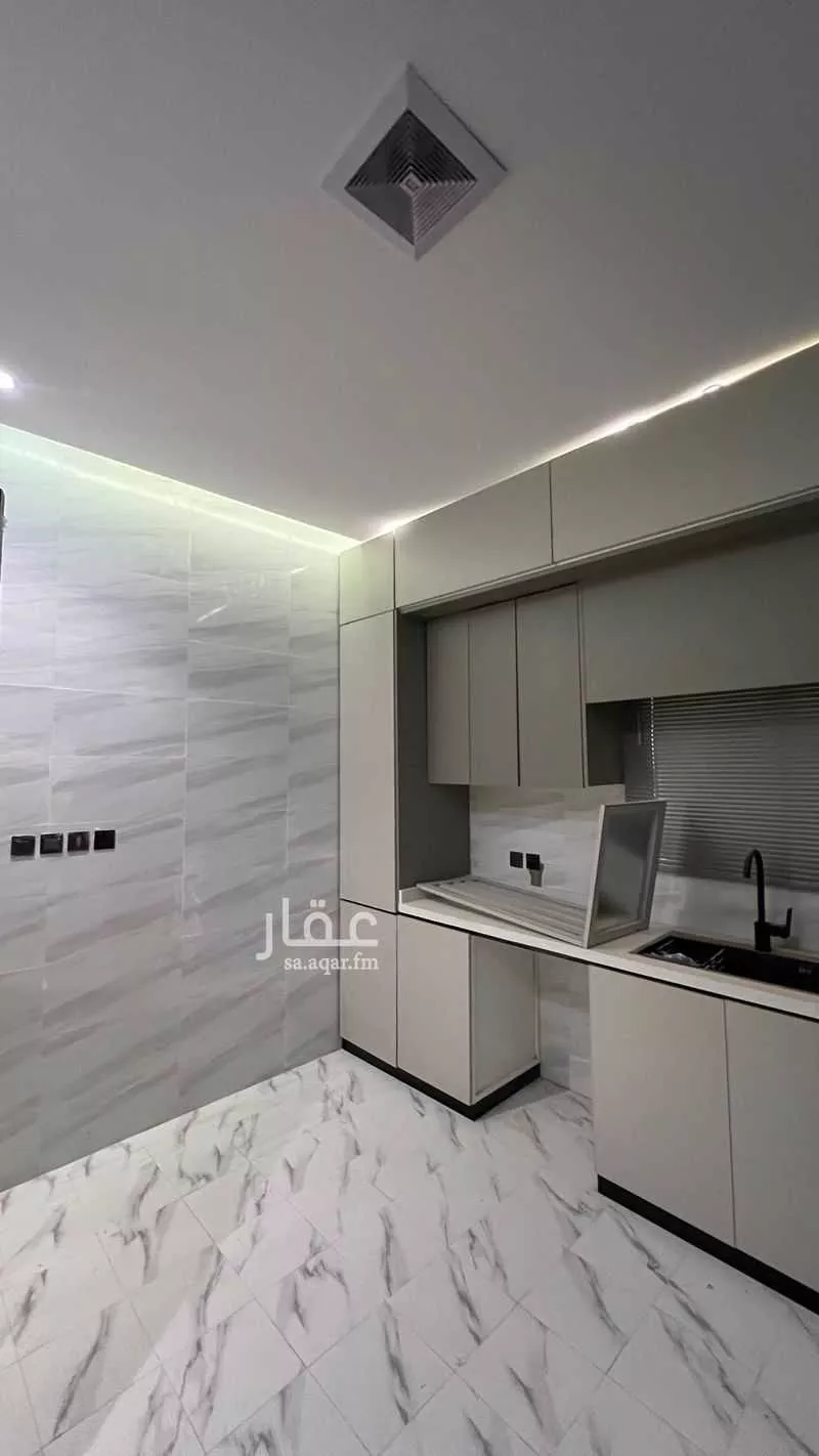 فيلا 4 غرف في عكاظ، الرياض 13