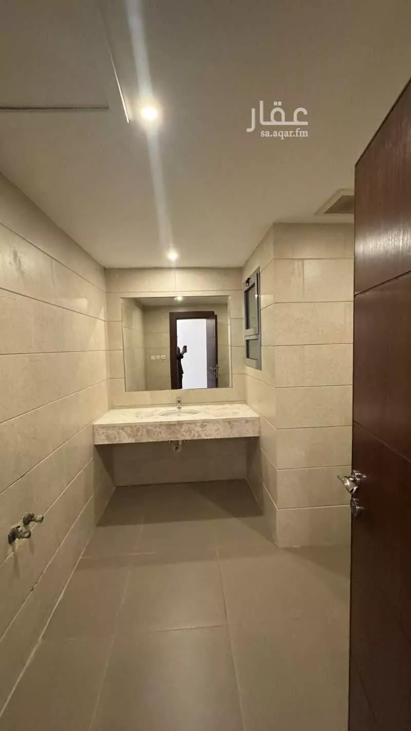 عمارة 1345 م² في السلامة 10
