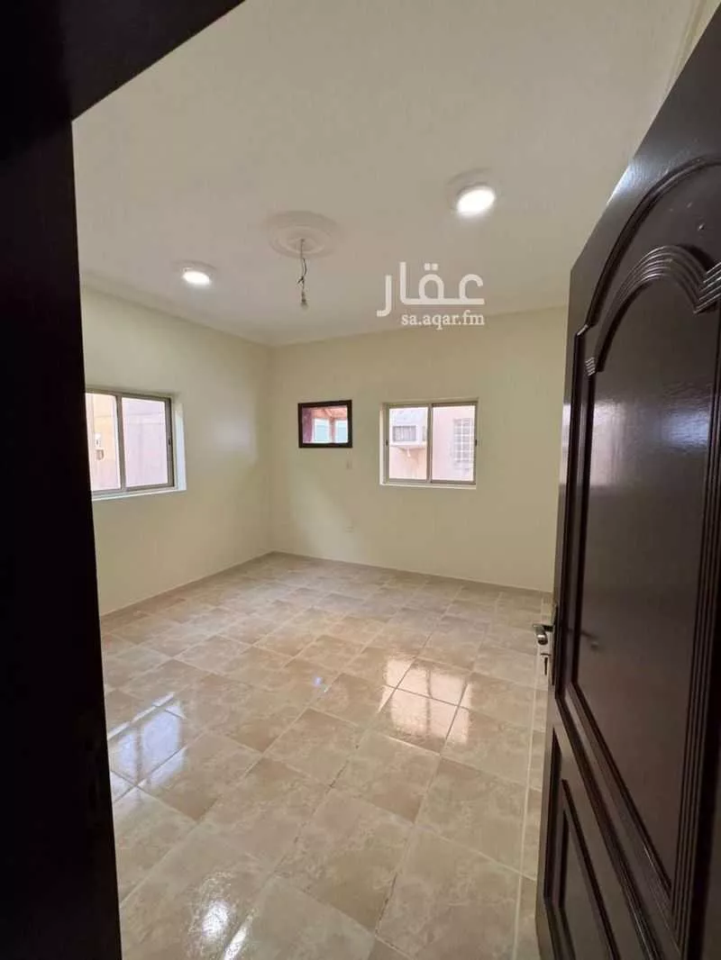 690 sqm building in Al Hamdaniyah 2