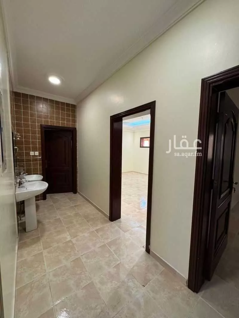 690 sqm building in Al Hamdaniyah 3