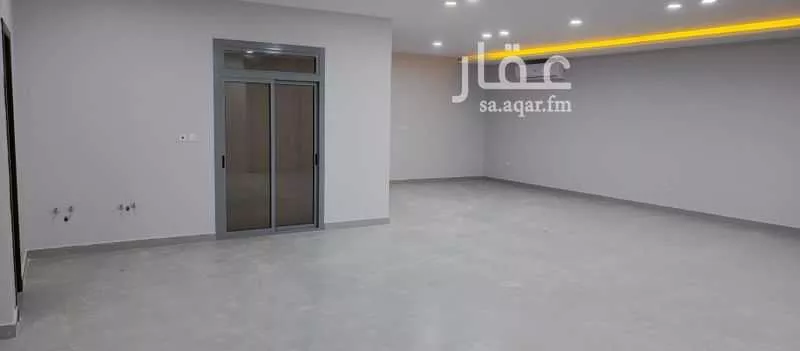 مستودع 415 م² في الياقوت 3
