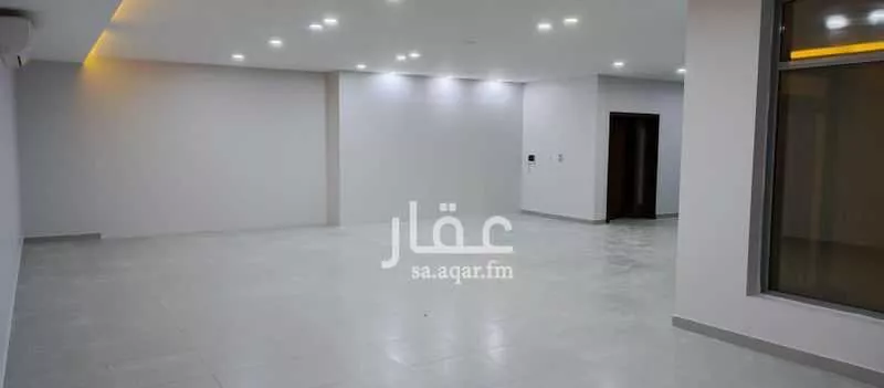 مستودع 415 م² في الياقوت 5