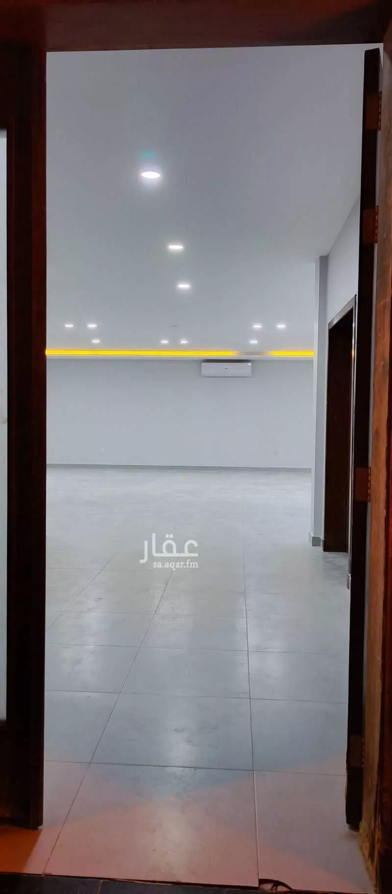 مستودع 415 م² في الياقوت 7