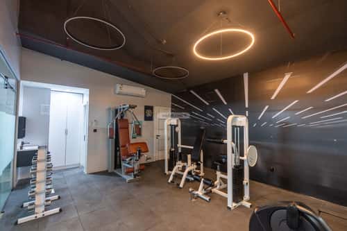 9000 sqm office in As Suwaidi 4