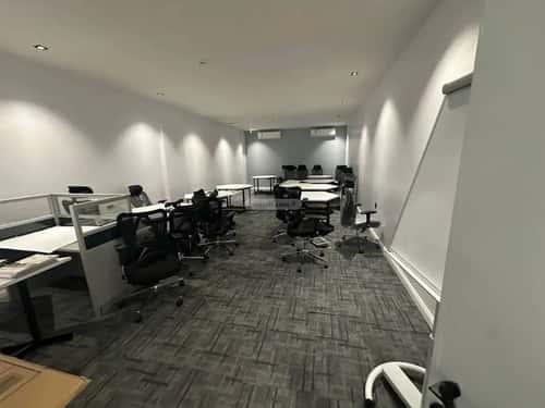 عقار  في الربيع، الرياض 11