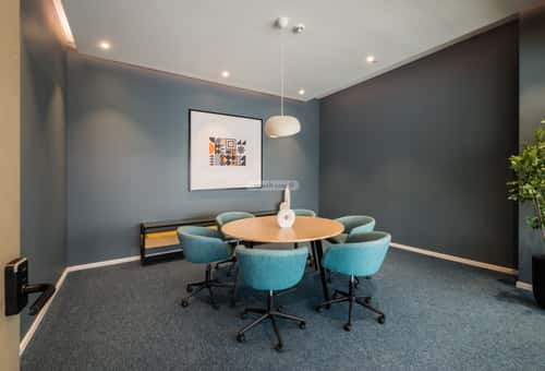 20 sqm office in King Salman 2