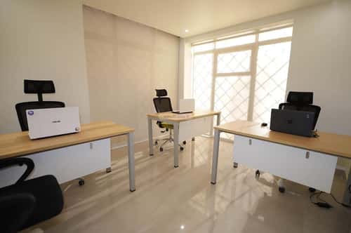 3000 sqm office in King Abdul Aziz 7