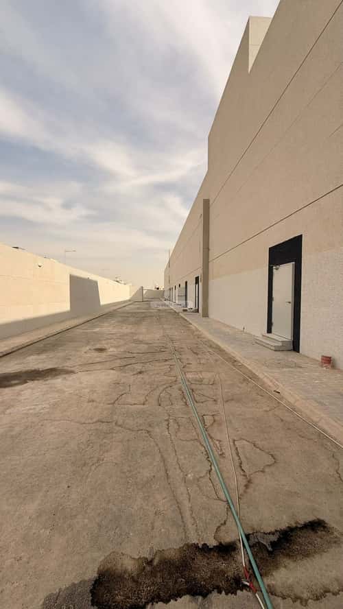 2260 sqm shop in Al Safaa 1