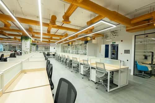 9000 sqm office in As Suwaidi 2