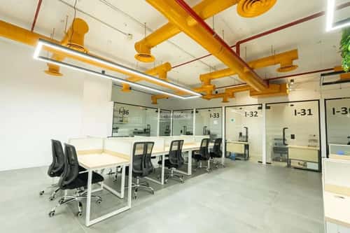 9000 sqm office in As Suwaidi 4