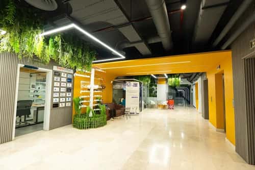 9000 sqm office in As Suwaidi 5