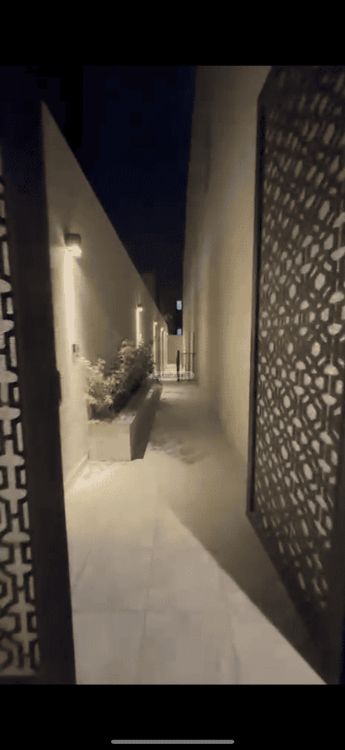 239 sqm shop in Dhahrat Laban 3