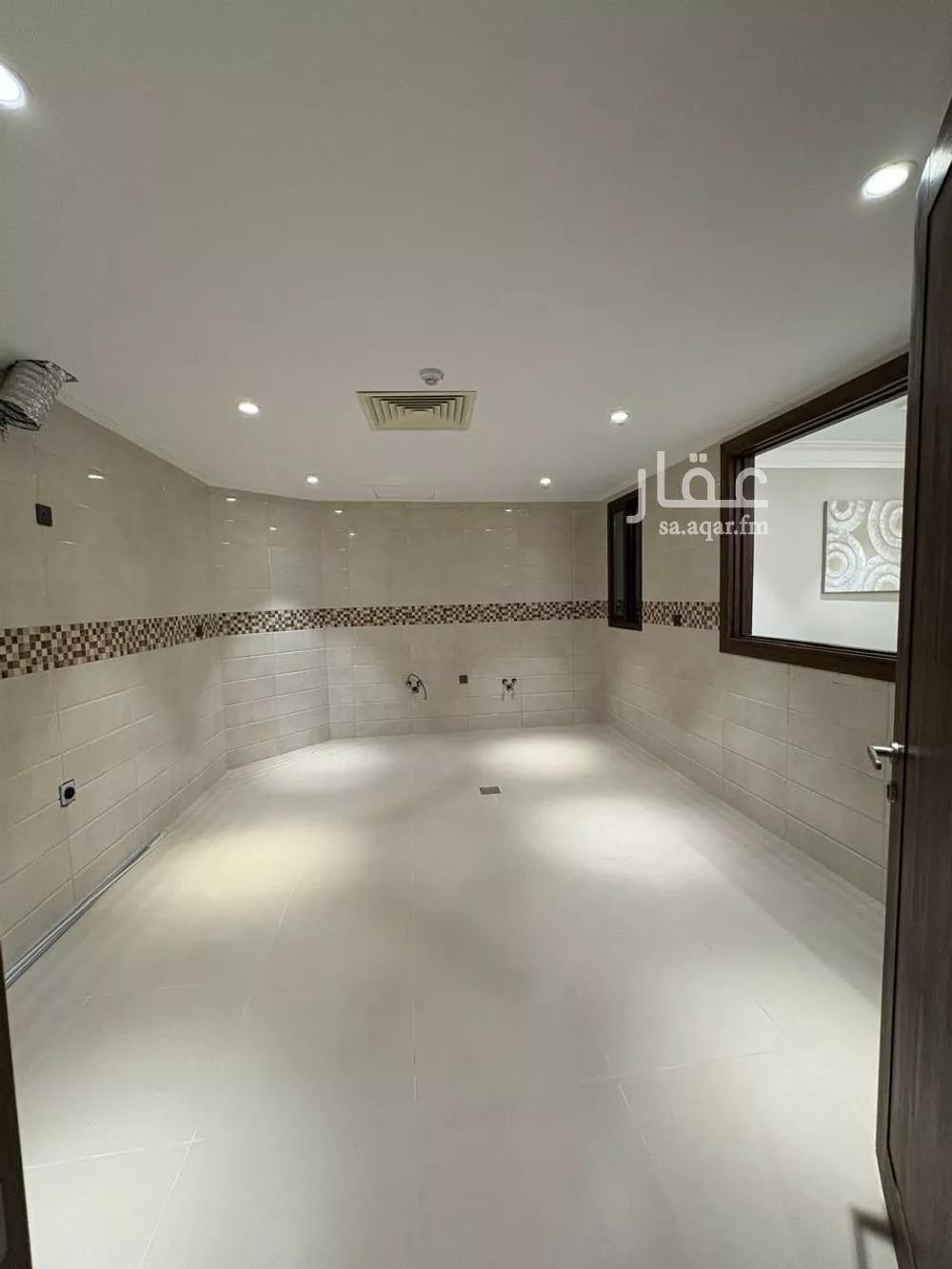 5 bedroom apartment in Al Bandariyah 4