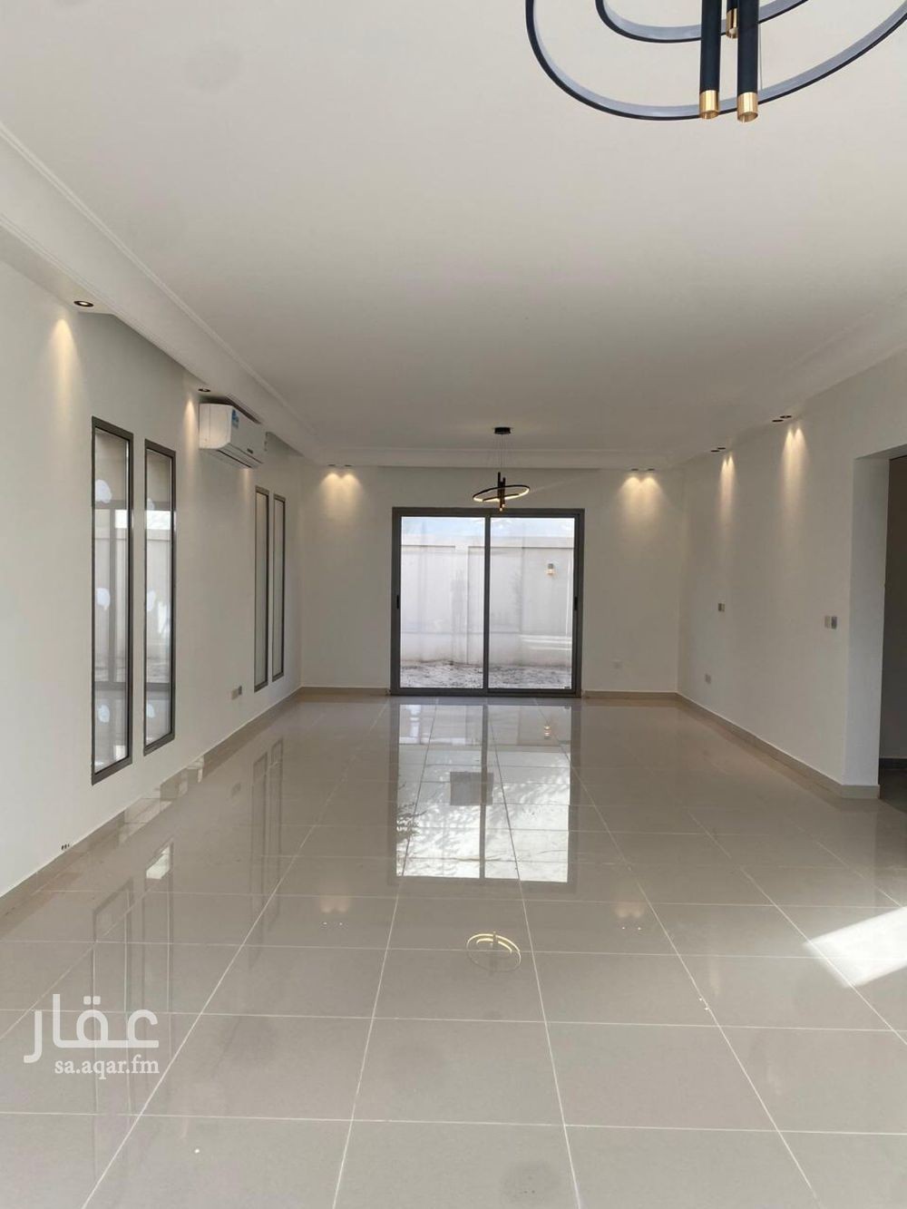5 bedroom villa in Al Amwaj, Eastern Province 6
