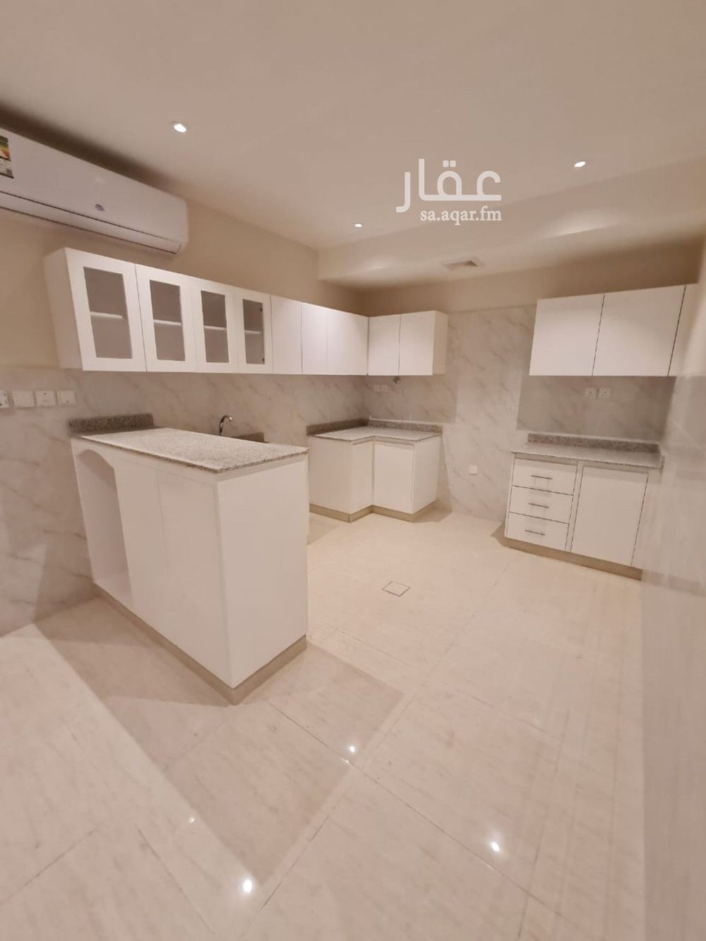 4 bedroom villa in Al Rakah Ash Shamaliyah, Eastern Province 11