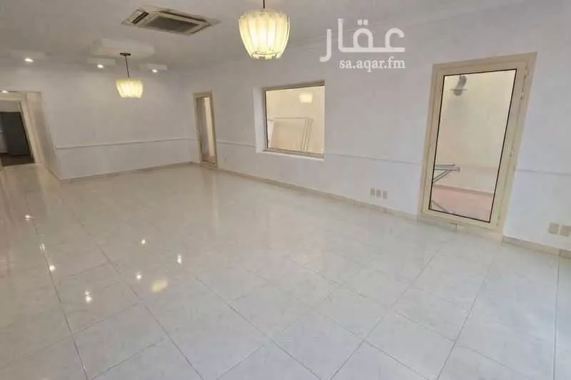فيلا 7 غرف في الكورنيش 4
