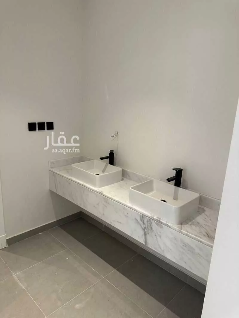 5 bedroom villa in Qurtubah 10