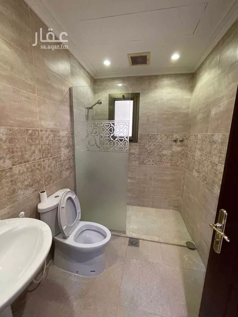5 bedroom villa in Ar Rakah Al Janubiyah 13