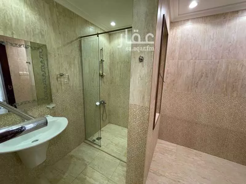 5 bedroom villa in Ar Rakah Al Janubiyah 15