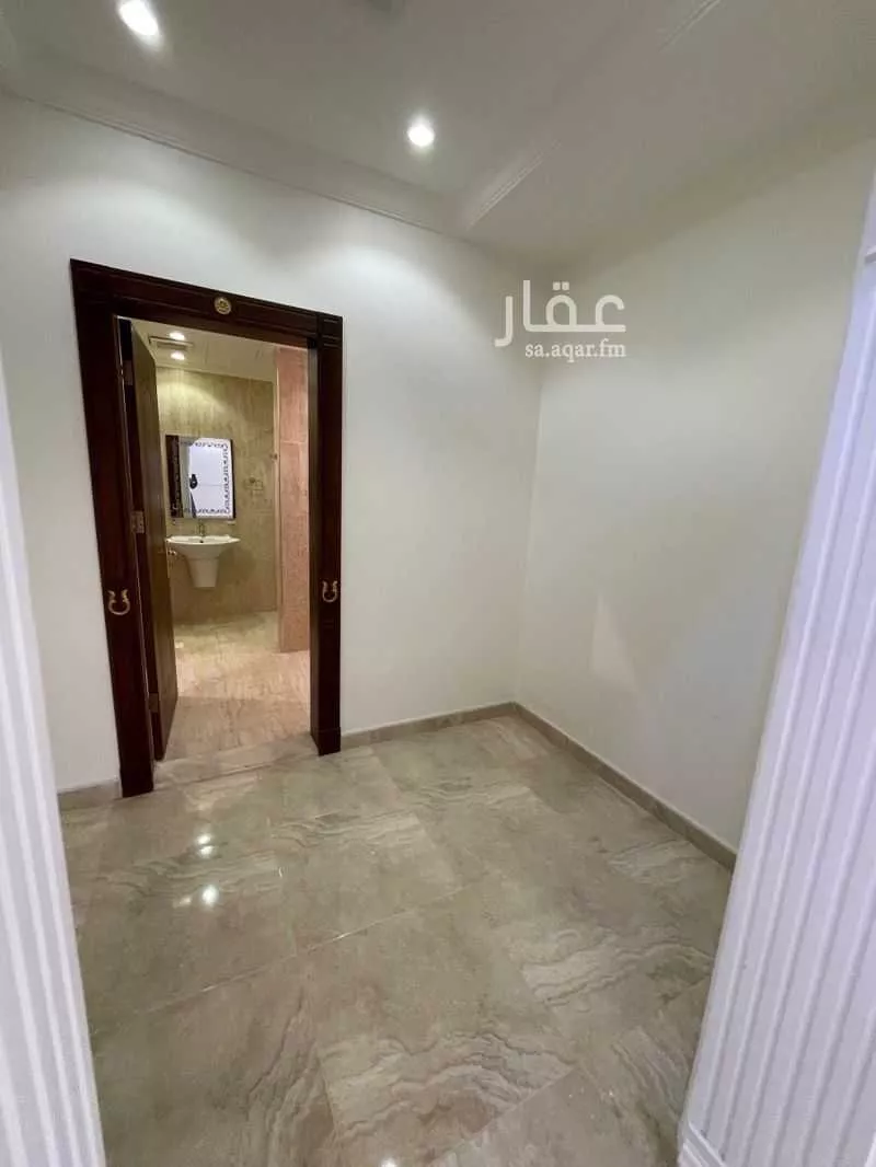 5 bedroom villa in Ar Rakah Al Janubiyah 16