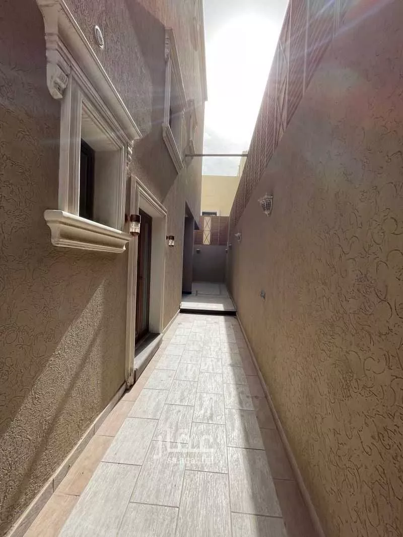 5 bedroom villa in Ar Rakah Al Janubiyah 3
