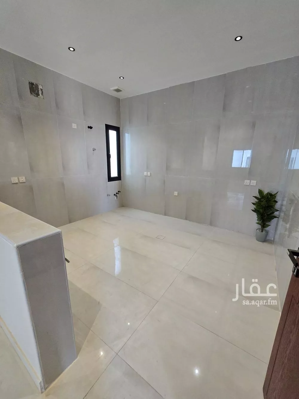 4 bedroom apartment in Al Hamra 20