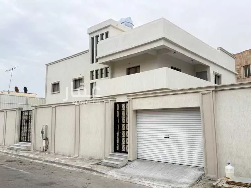 10 bedroom villa in Al Aqrabiyah 2