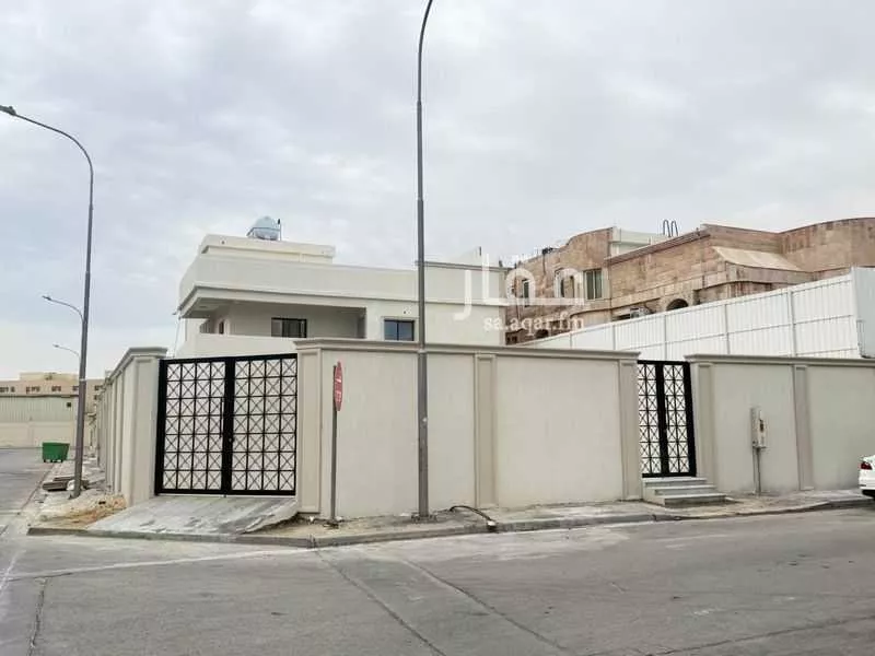 10 bedroom villa in Al Aqrabiyah 5