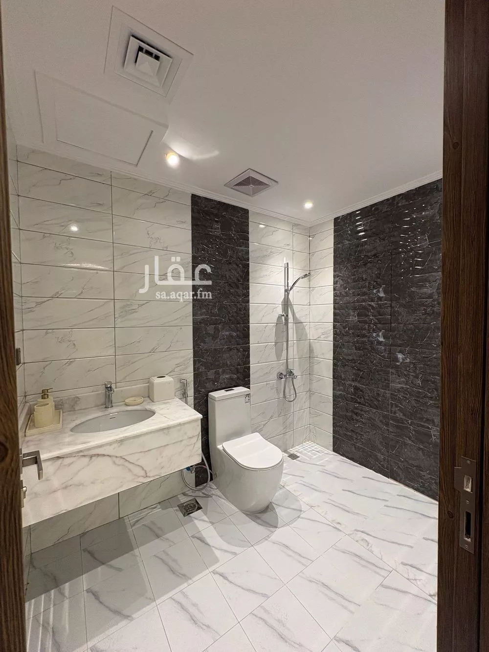 شقة 5 غرف في البندرية 18