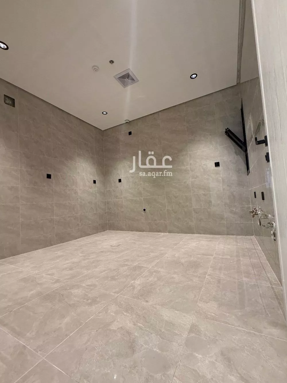 3 bedroom apartment in Al Hamra 8