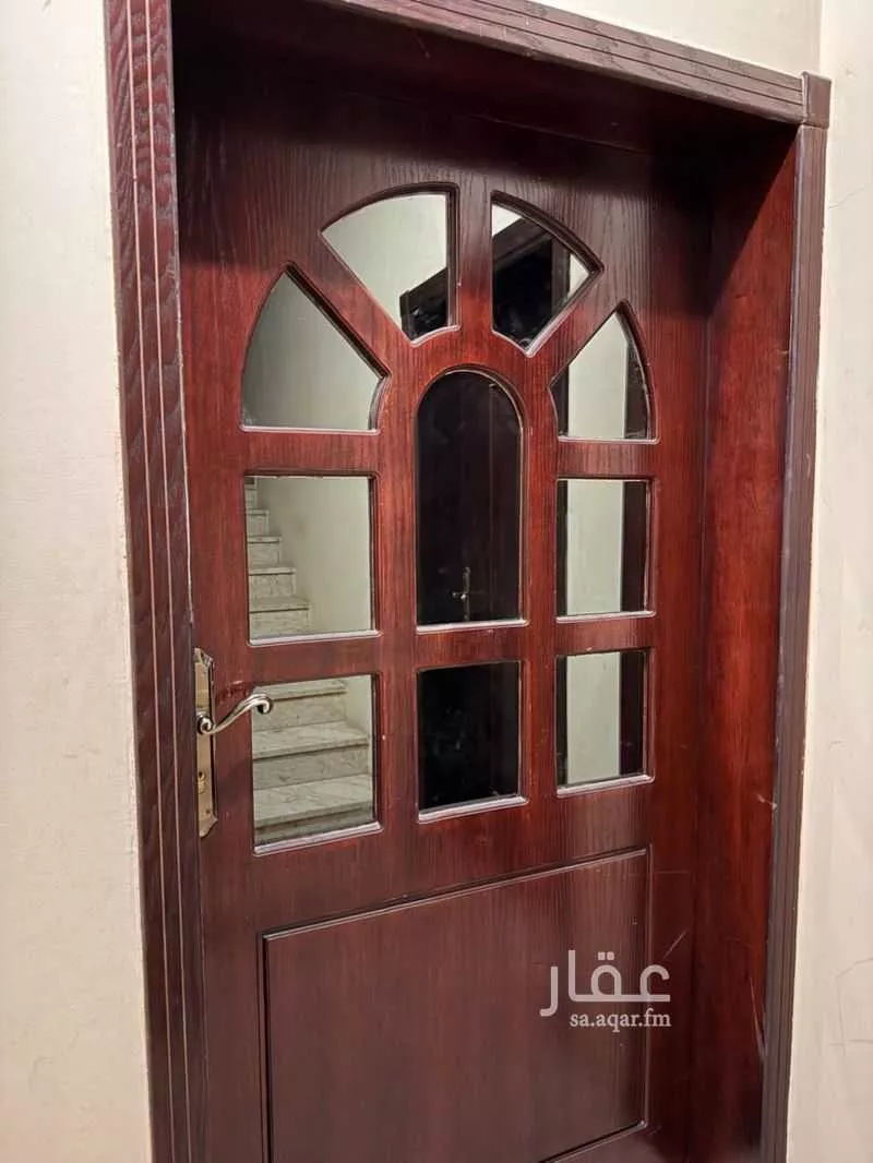 فيلا 5 غرف في العقربية 6