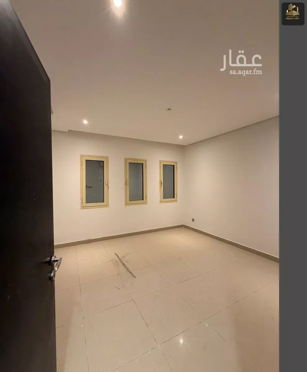 شقة 4 غرف في الحمرا 20