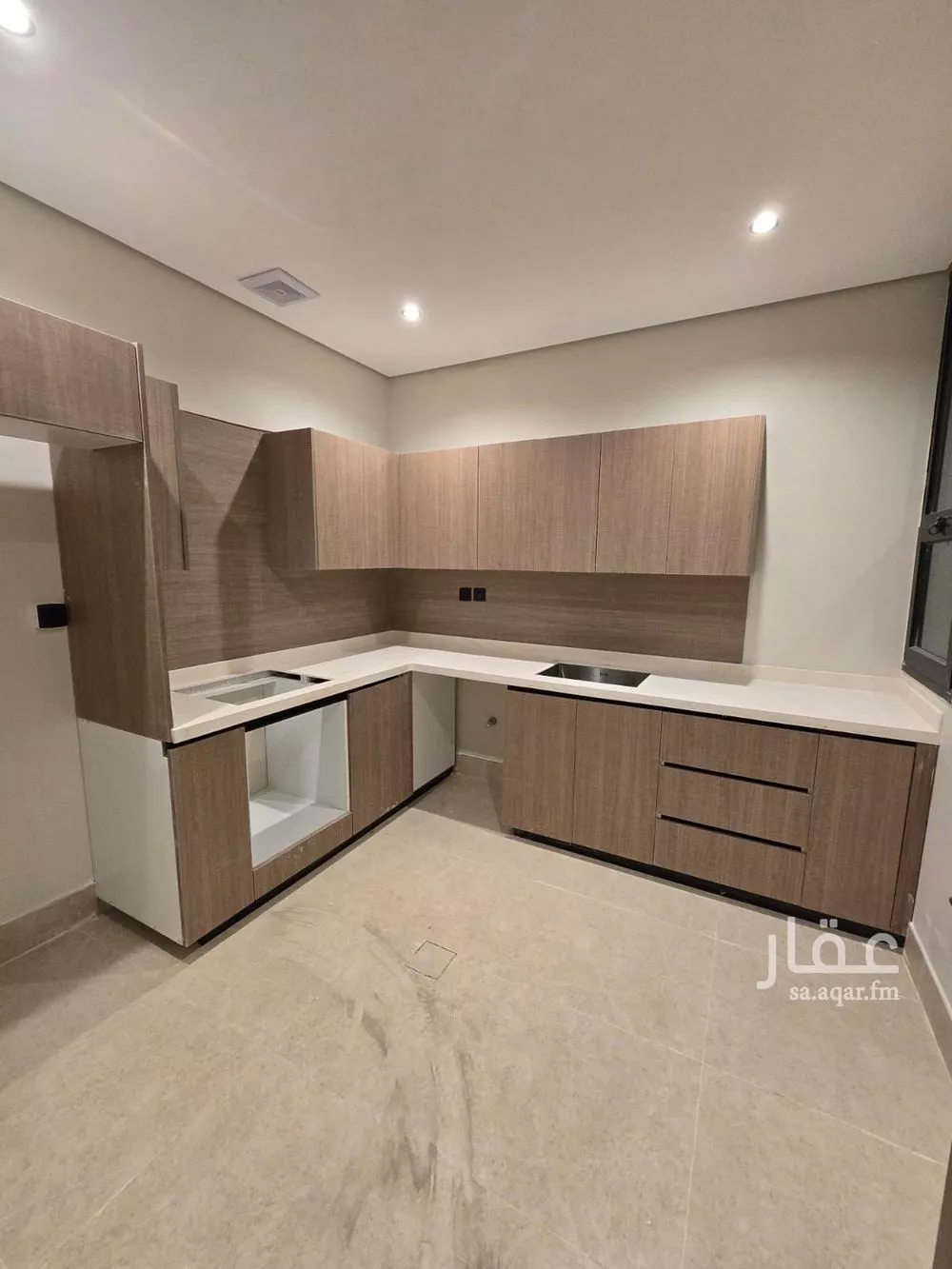 4 bedroom apartment in Al Hamra 22