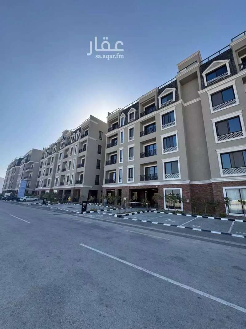 3 bedroom apartment in Al Bahr 8
