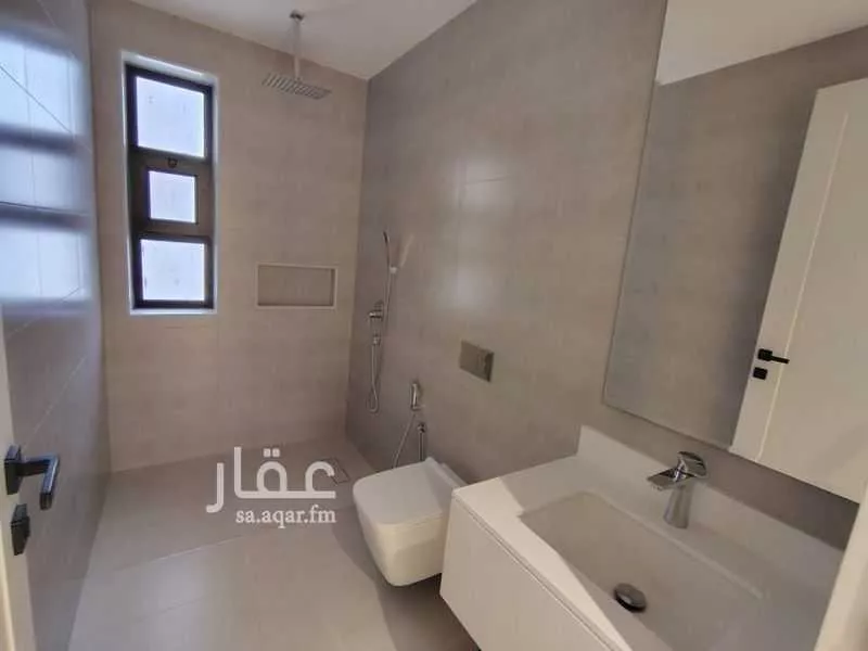 شقة 3 غرف في البحر 10