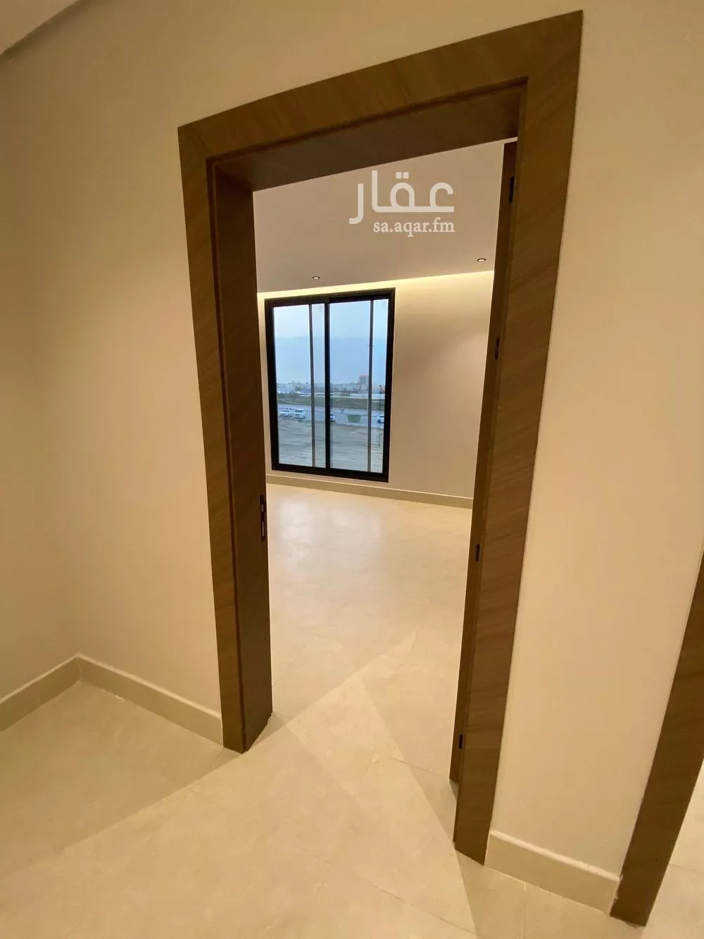 شقة 4 غرف في الحمرا 5