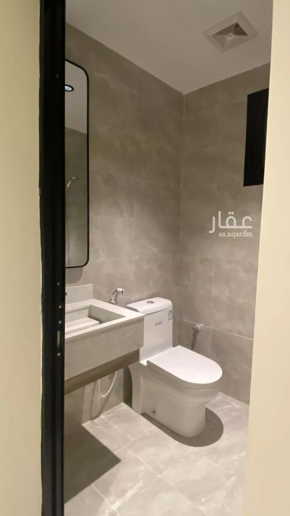 شقة 3 غرف في الحمرا 8